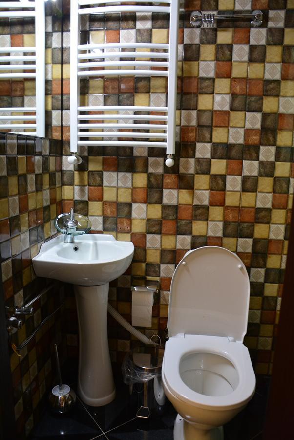 Hotel Canyon ティビリシ エクステリア 写真